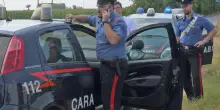 Botte e minacce ai genitori. Si ripresenta a casa nonostante il divieto. Figlio violento in manette