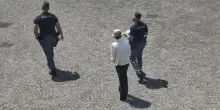 Stalking sulla vicina. Arrestata poi rilasciata. La vittima: "Lei libera, io no"