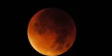 Eclissi lunare oggi, a che ora vedere lo spettacolo a Bologna e provincia