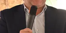 Il sindaco non molla: "È il cuore della piazza"
