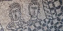 "La Biennale del mosaico non parla alla città"
