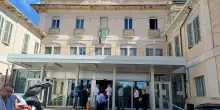 "Multato davanti all’ospedale". Mobilitazione anti spazi blu