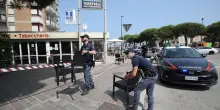 Giovane accoltellato a Lido Adriano, è grave: aggressore in fuga