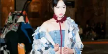 Un maxi telaio e una sfilata per la nuova moda sostenibile