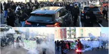 Nuovo corteo delle scuole per Gaza. Traffico bloccato, striscioni e fumogeni: “Oggi non si entra”