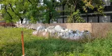 "Togliete quei rifiuti dal cortile della scuola ‘Pasini’"