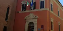 Già arrestato per rapina e spaccio: "Resti in Italia: non è pericoloso"