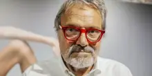 Oliviero Toscani non si è arreso alla malattia: la testimonianza degli ultimi giorni vissuti con lucidità, coraggio e ironia: “Scherzava sull’eutanasia”