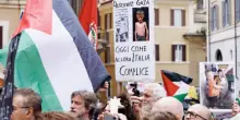 Il veleno contro Israele compatta Pd, M5S e Avs. In piazza il pride con la kefiah e un messaggio a Segre: “Come puoi non gridare al genocidio?”