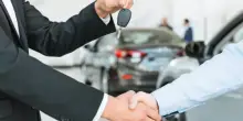 Noleggio auto in crescita: sempre meno persone possono permettersela. Il prezzo del nuovo sale del 52% e possedere non è più sinonimo di convenienza