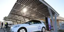Elettrico, la rete di ricarica pubblica fatica a tenere il passo