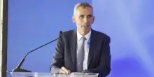 Colonnine di ricarica, ce n’è una ogni 5,4 auto. Ma nel settore elettrico manca ancora una strategia industriale coerente