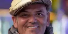 Sospeso Stefano Addeo, il prof che ha augurato la morte alla figlia di Meloni. Ieri ha tentato il suicidio