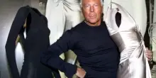 La vita di Armani, la bomba a farfalla scoppiata vicino, il lavoro alla Rinascente e la svolta con Cerruti: come è diventato Re Giorgio