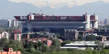 Stadio di San Siro, scontro Sala-maggioranza sulla vendita. Il sindaco punta a chiudere entro il 30 luglio, ma i club hanno detto no a tutte le richieste del Consiglio