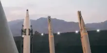 La pioggia di bombe statunitensi non piega l’Iran. Khamenei promette vendetta e assicura: “Il programma nucleare continuerà”