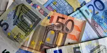 Stipendi più alti con la Manovra: tutti i benefici in busta paga dal 2026, chi guadagna e quanto