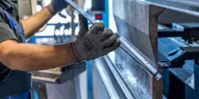 Metalmeccanici sul piede di guerra: “Se non si riaprono le trattative per il rinnovo del contratto, il 20 giugno sarà sciopero nazionale”
