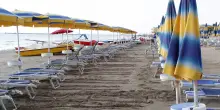 Prezzi alle stelle, soggiorni brevi e rinuncia al mare: come cambiano le vacanze degli italiani in tempi di crisi