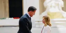 Meloni agli ordini di Rutte, con le destre si passa dallo Stato sociale allo Stato militare