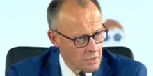 Baltico, jet russo sorvola fregata tedesca Hamburg durante esercitazione NATO