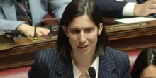 Schlein in confusione sul salario minimo: non ricorda cosa prevedono le sue proposte