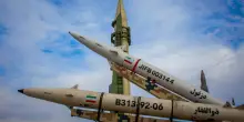 L’Iran passa al contrattacco: missili sulle basi Usa in Qatar e Iraq