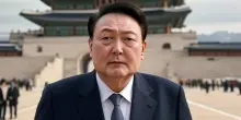 Corea del Sud, arrestato l’ex presidente Yoon Suk-yeol: è accusato di insurrezione per il tentato golpe del 3 dicembre