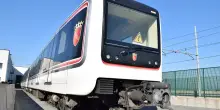 Manovra, il governo taglia pure sulle metropolitane: definanziate le linee di Roma, Milano e Napoli