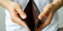 Dalla Manovra una brutta notizia: sfumano il bonus da 100 € e la detassazione della tredicesima