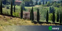 In questo borgo toscano si produce uno dei migliori vini del mondo ed è perfetto per una vacanza ad agosto