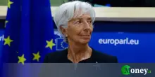 BCE, Lagarde al mercato Sant'Ambrogio di Firenze. Il commento sui prezzi scatena l'ira, “Senza vergogna”
