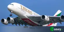 Nuove regole per chi vola con Emirates dall'1 ottobre, attenzione a questo divieto
