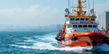Ocean Viking sbarca a Marina di Carrara: un nuovo arrivo di migranti