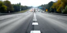Anziano guida contromano per 17 chilometri sull’autostrada A28
