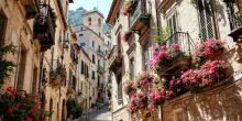 Arresto del sindaco di Sorrento: indagini su corruzione e appalti