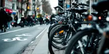 L’uso della bicicletta in città inquinate: rischi e benefici