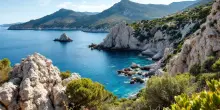 Elicottero del 118 salva un bagnante all’isola d’Elba con un atterraggio difficile