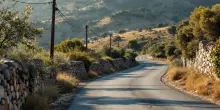 Incidente mortale nel Catanese: giovane motociclista perde la vita