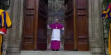Conclave, chiuse le porte della Cappella Sistina con l’extra omnes