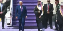 Il principe ereditario saudita bin Salman accoglie Trump a Riad