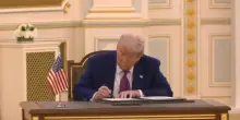 Trump a Riad firma “parternariato strategico” con l’Arabia Saudita