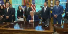 Colloquio con von der Leyen, Trump sospende i dazi all’Ue