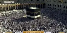 I pellegrini musulmani eseguono il rituale del Tawaf a La Mecca