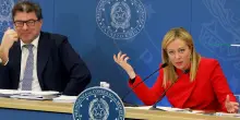 La gaffe di Giorgia Meloni sullo spread alla Camera: la reazione di Giorgetti spopola sul web