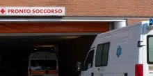 Milano, bimbo di 3 anni cade dal balcone: trasportato d’urgenza in ospedale
