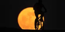 Luna delle Fragole giugno 2025: data, orario e come ammirarla