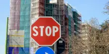 Ispezioni sul lavoro in aumento, 7 aziende su 10 trovate con irregolarità: il livello di allerta sale