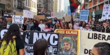 A New York la manifestazione contro la politica migranti di Trump