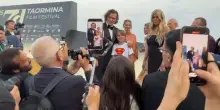 Taormina, delirio “Superman” Henry Cavill. Sfilano Deneuve e Quaid